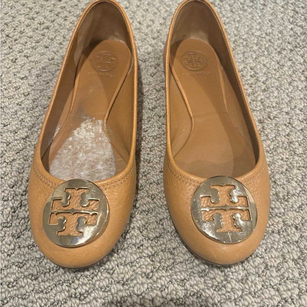 Tory Burch Camel Leather Loafers with Gold Emblem